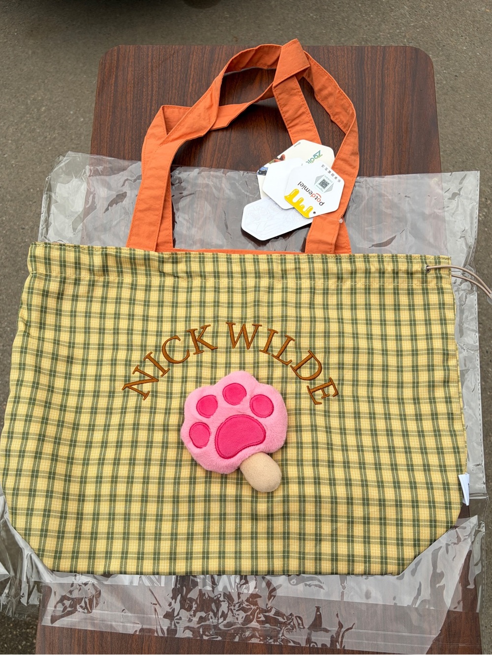 Disney Zootopia Nick Wilde Potdemiel Reversible Tote Bag Pawpsicle Charm NWT